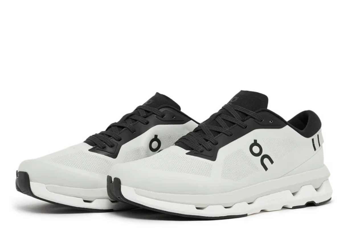 On Running Cloudzone Ice Black Edition