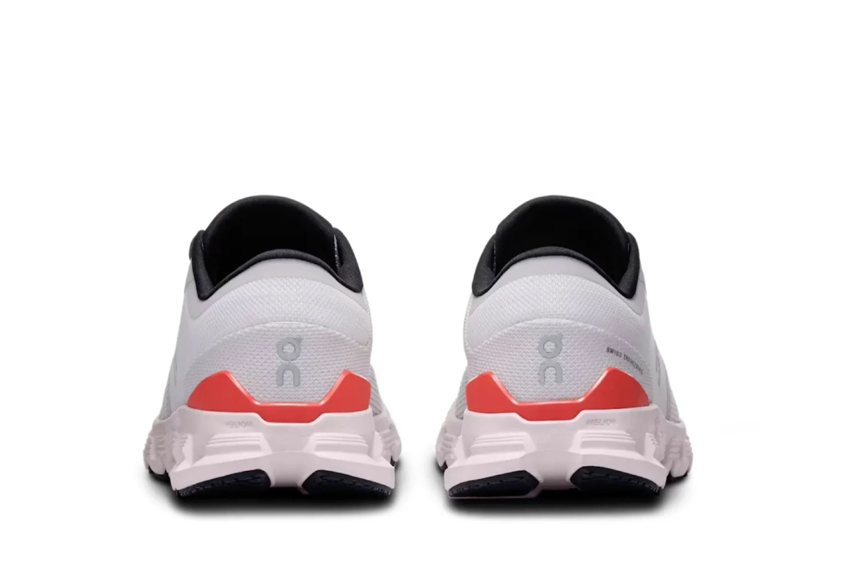 On Cloud X 4 Silver/Flame Edition