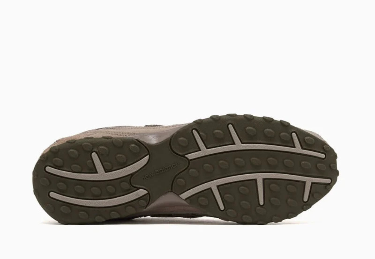 New Balance 204L Mushroom Arid Stone Colorway