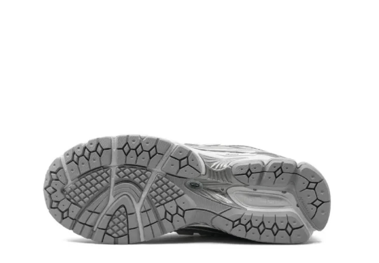 New Balance 1906R "Silver Metallic Sea Salt"