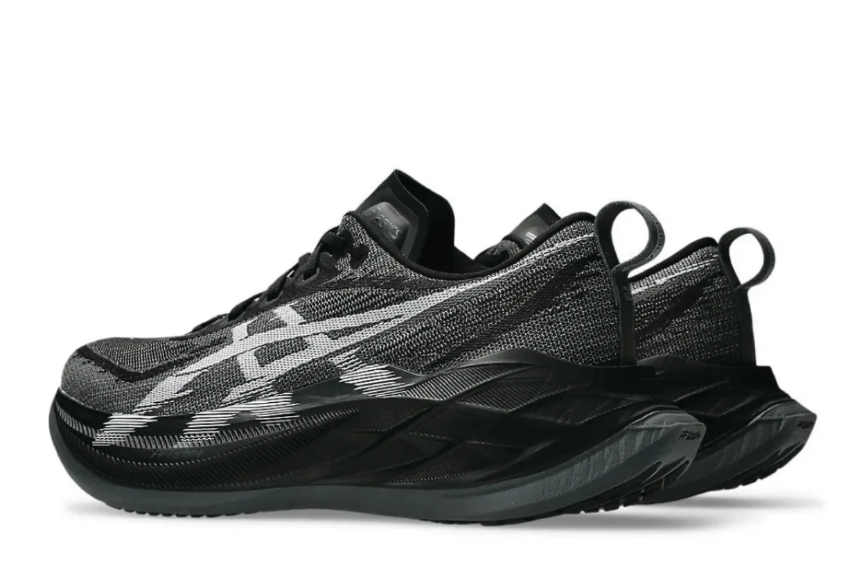 Asics Superblast 2 – Black and White