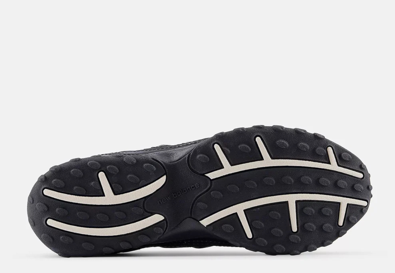 New Balance 204L Black Timberwolf Colorway