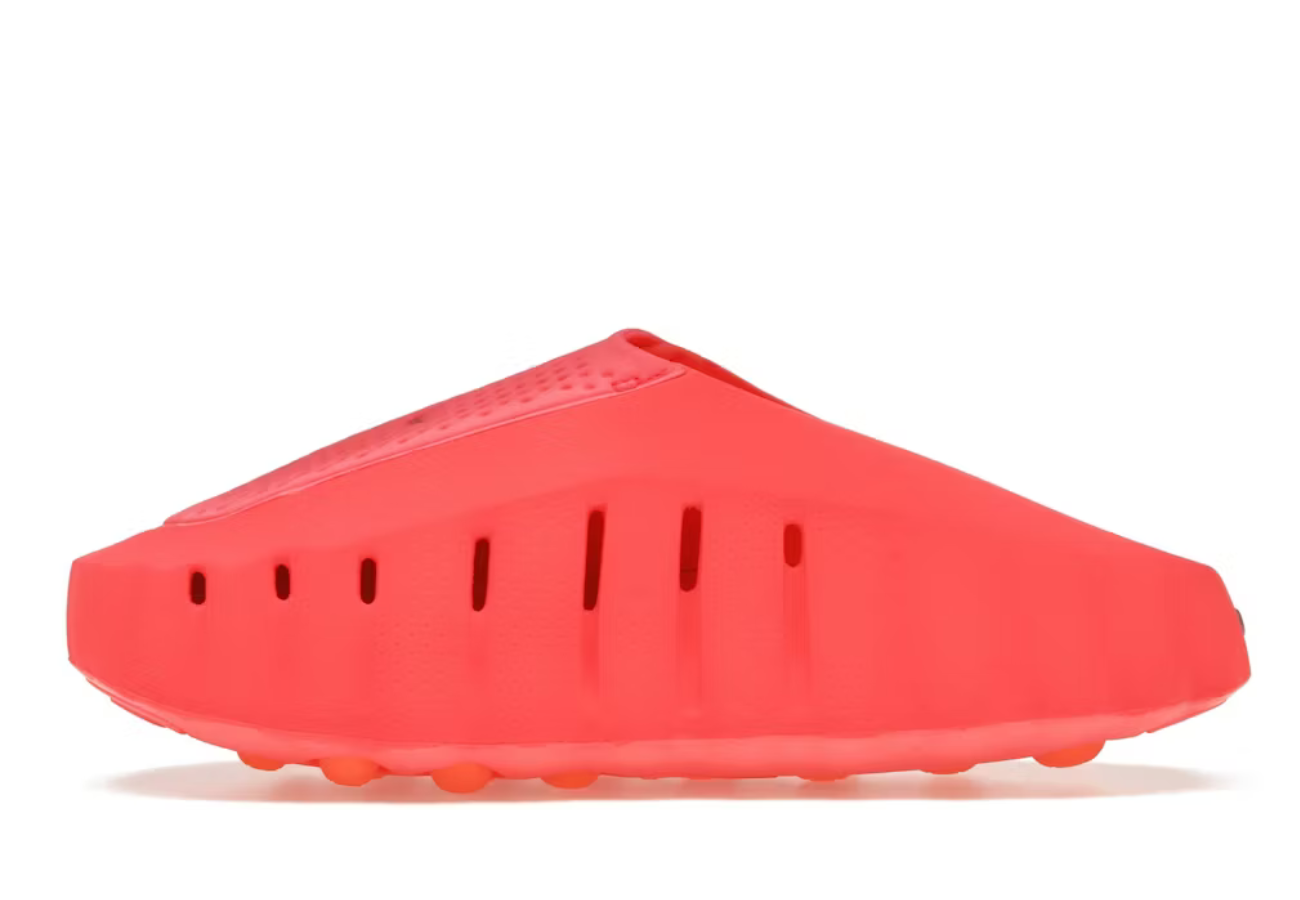 Nike Mind 001 Slide in Solar Red