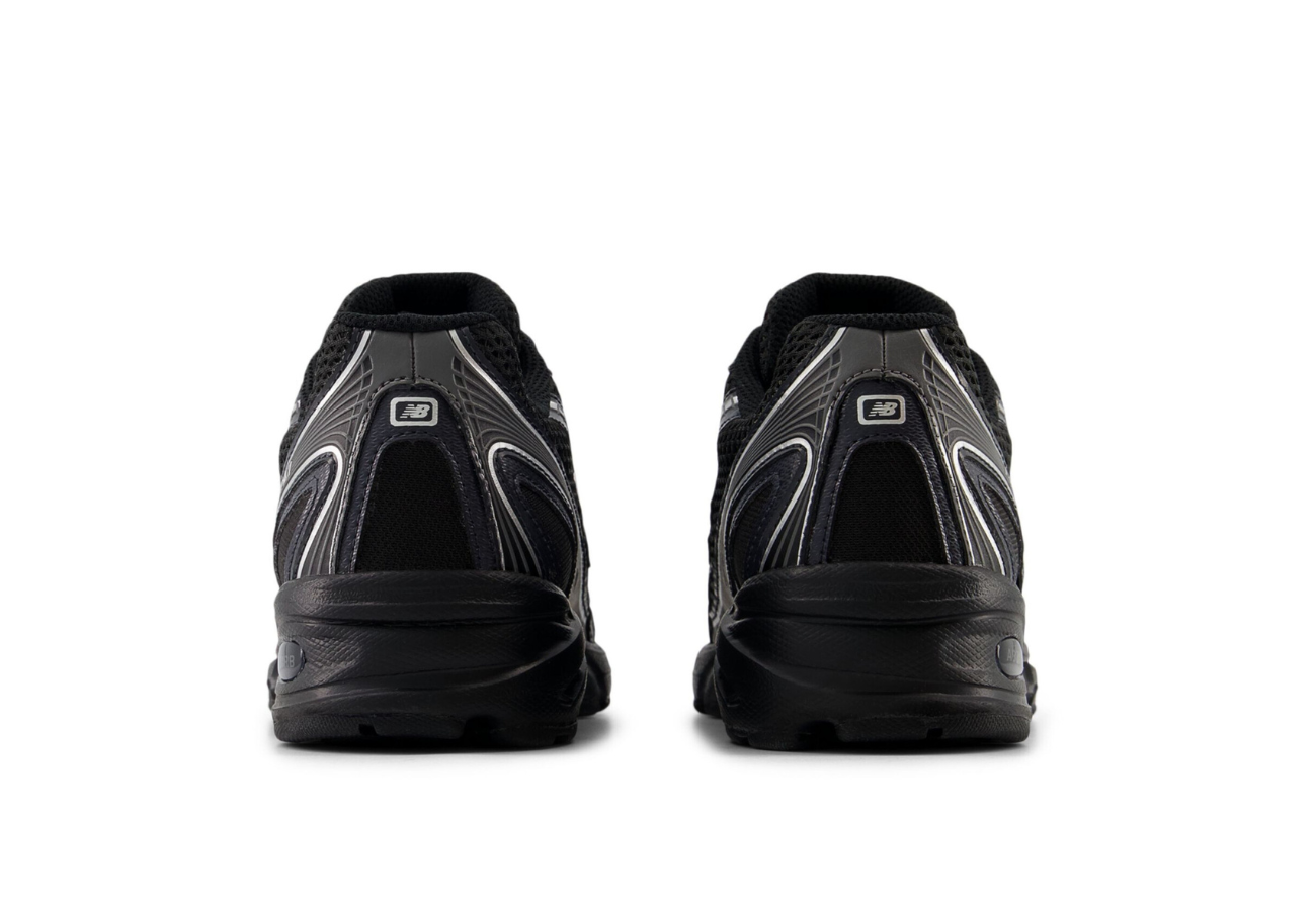 New Balance 740 in Black/Silver Metallic