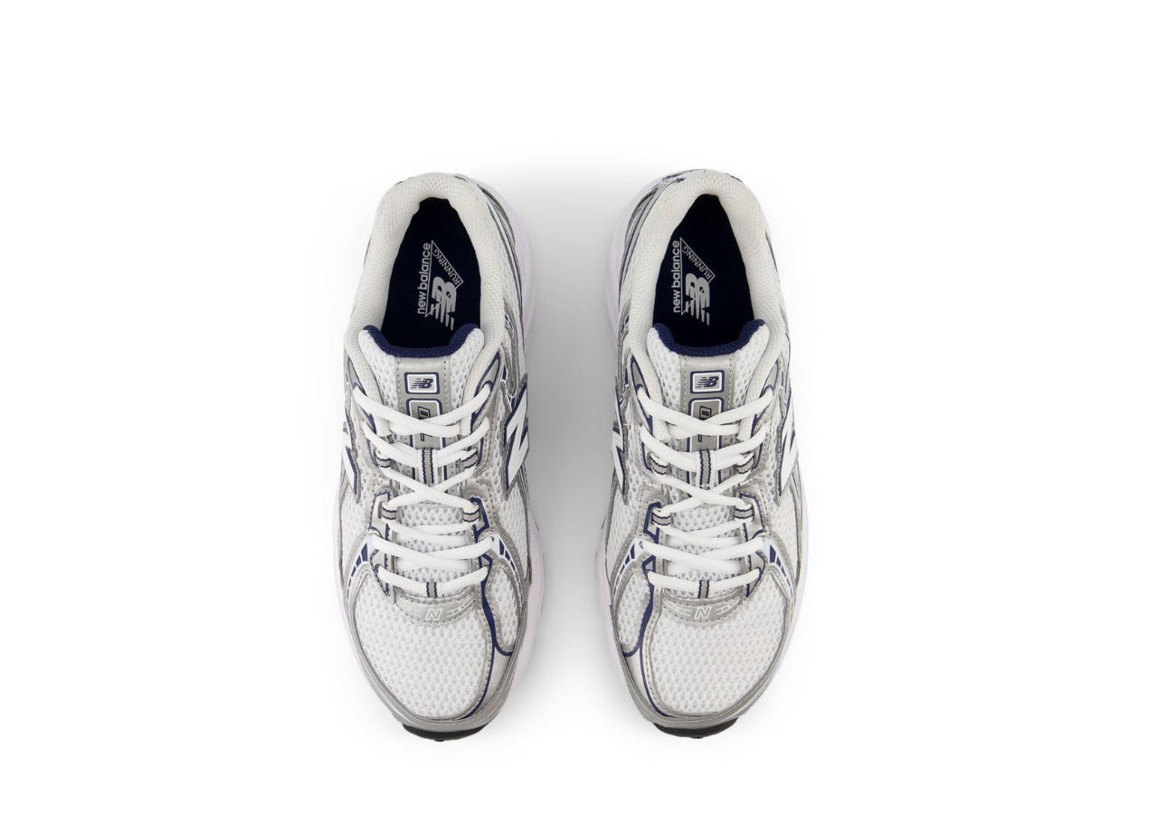 New Balance 740 in Navy White