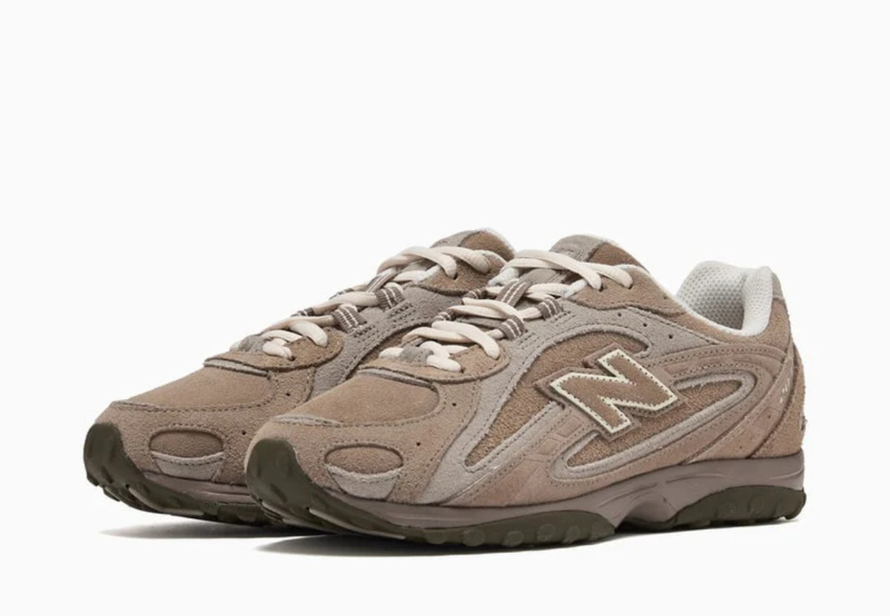 New Balance 204L Mushroom Arid Stone Colorway