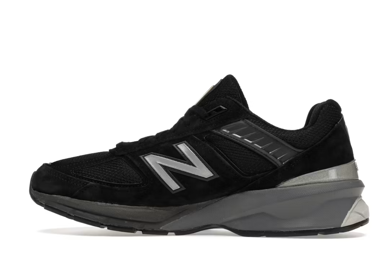 New Balance 990v5 in Black